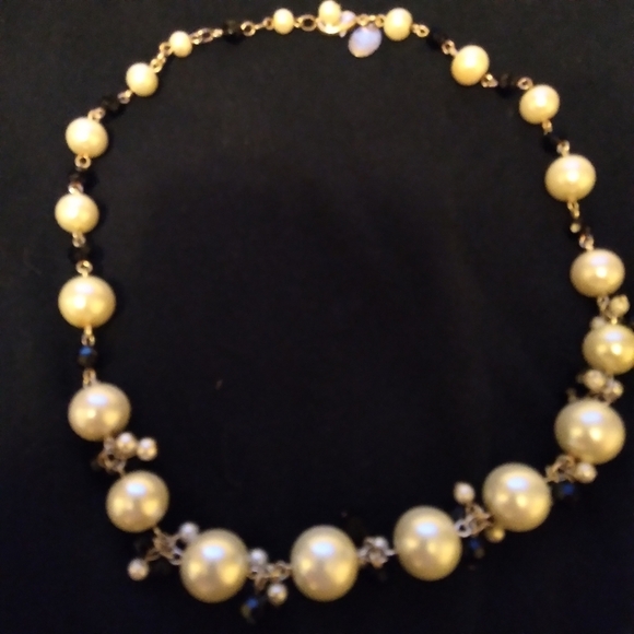 3 statement necklaces (2 signed) - Picture 9 of 11